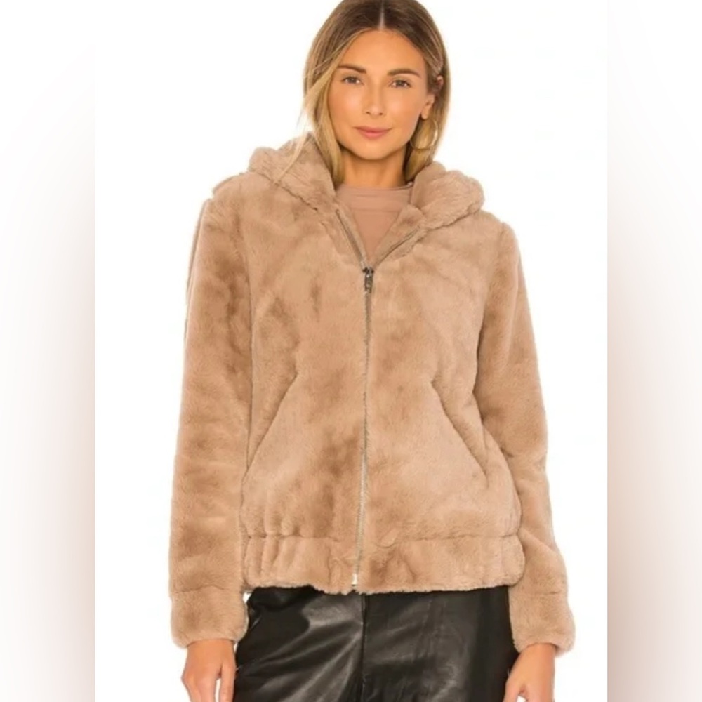 Revolve BlankNYC Faux Fur Bomber Jacket Sand Stone Tan Small Streetwear EUC‎